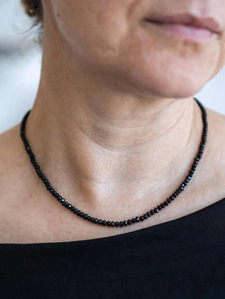 RIGID NECKLACE IN WHITE METAL.DIAMETER NECKL