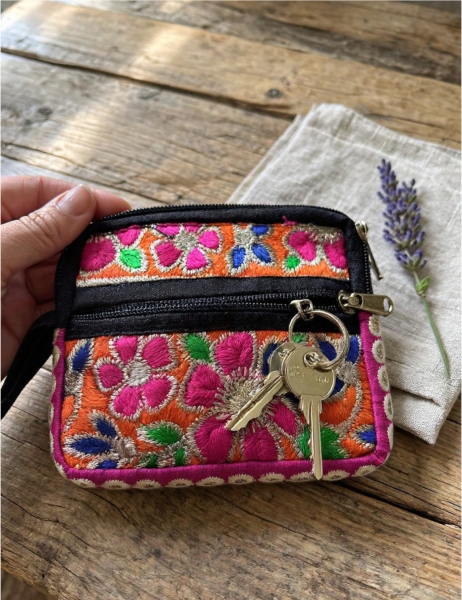 PENCIL CASES - COIN PURSES COINPURSE MADE OF COTTON PATCHWORK SARI WITH EMBROIDERY. - com Etnika Slog d.o.o.